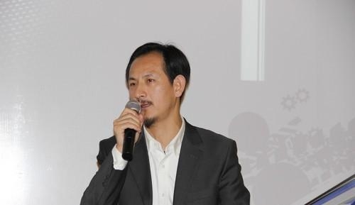 深圳市百分之百數(shù)碼科技有限公司董事長(zhǎng)徐國(guó)祥。 