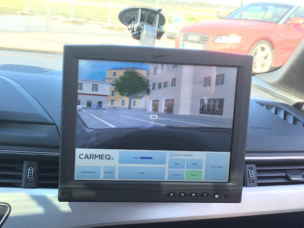 虛擬現(xiàn)實內(nèi)的操作板，顯示屏上顯示的是VR眼鏡內(nèi)畫面